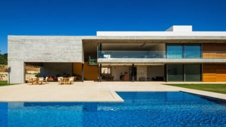 A Concrete Home By RMAA | Ranges for Day and Evening